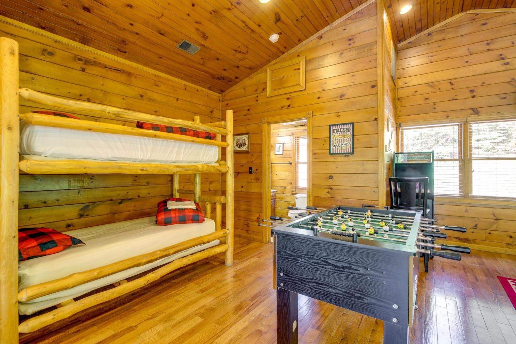 Cabin With Pool Access About 3 Mi To Downtown Gatlinburg Dış mekan fotoğraf