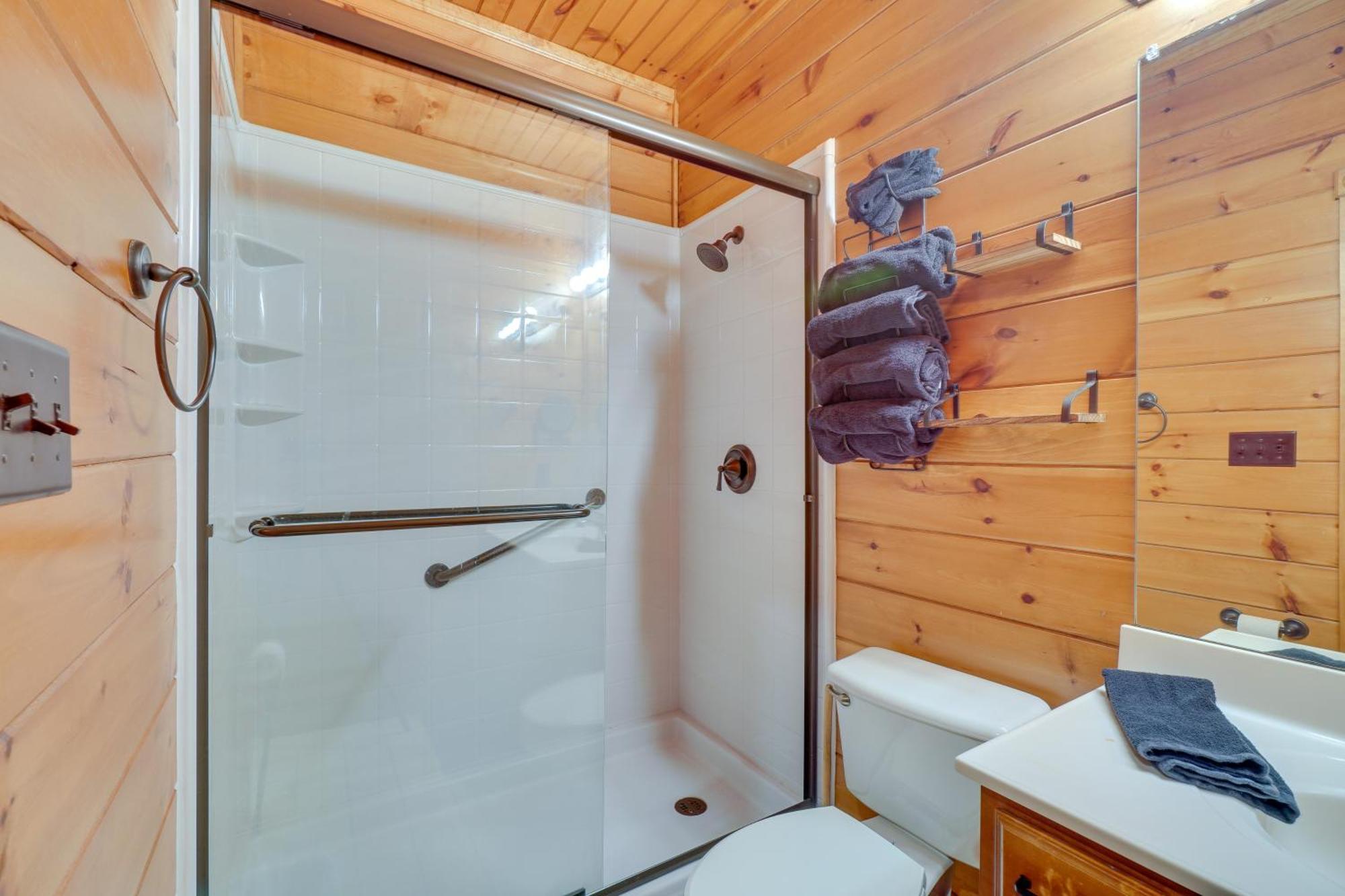 Cabin With Pool Access About 3 Mi To Downtown Gatlinburg Dış mekan fotoğraf