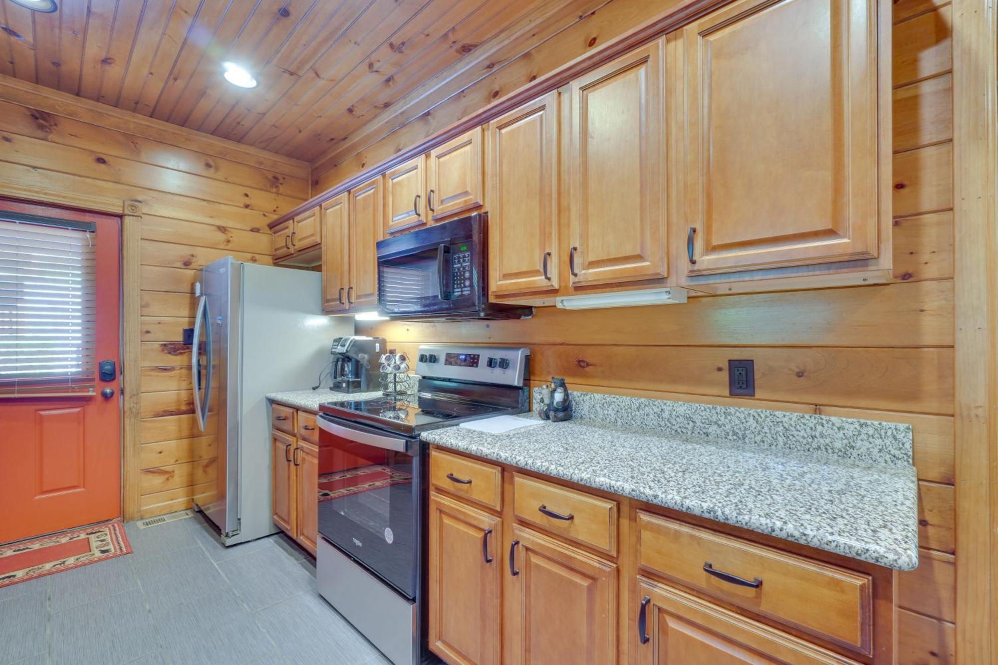 Cabin With Pool Access About 3 Mi To Downtown Gatlinburg Dış mekan fotoğraf