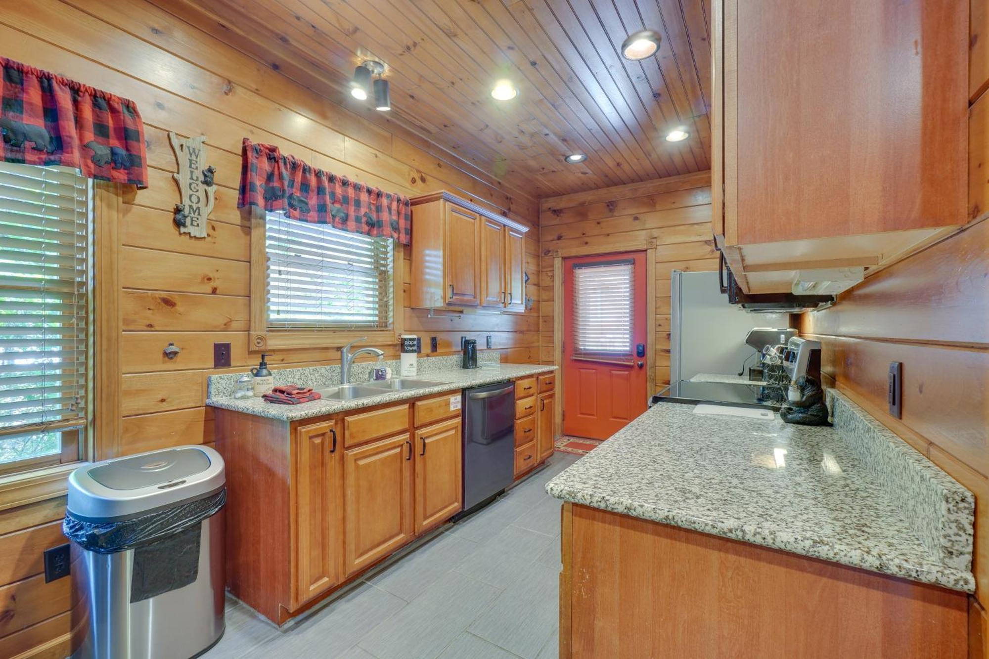 Cabin With Pool Access About 3 Mi To Downtown Gatlinburg Dış mekan fotoğraf