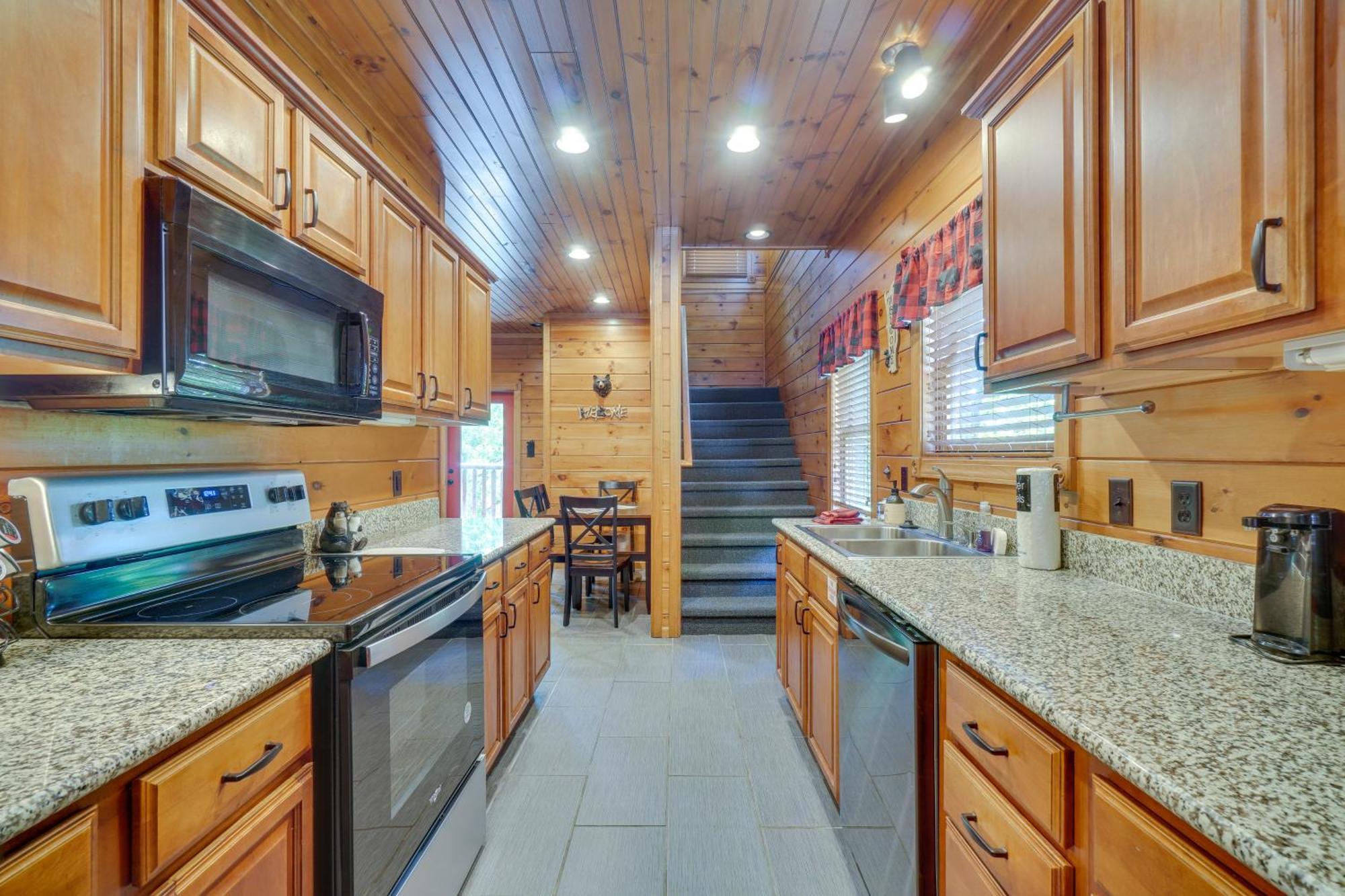 Cabin With Pool Access About 3 Mi To Downtown Gatlinburg Dış mekan fotoğraf